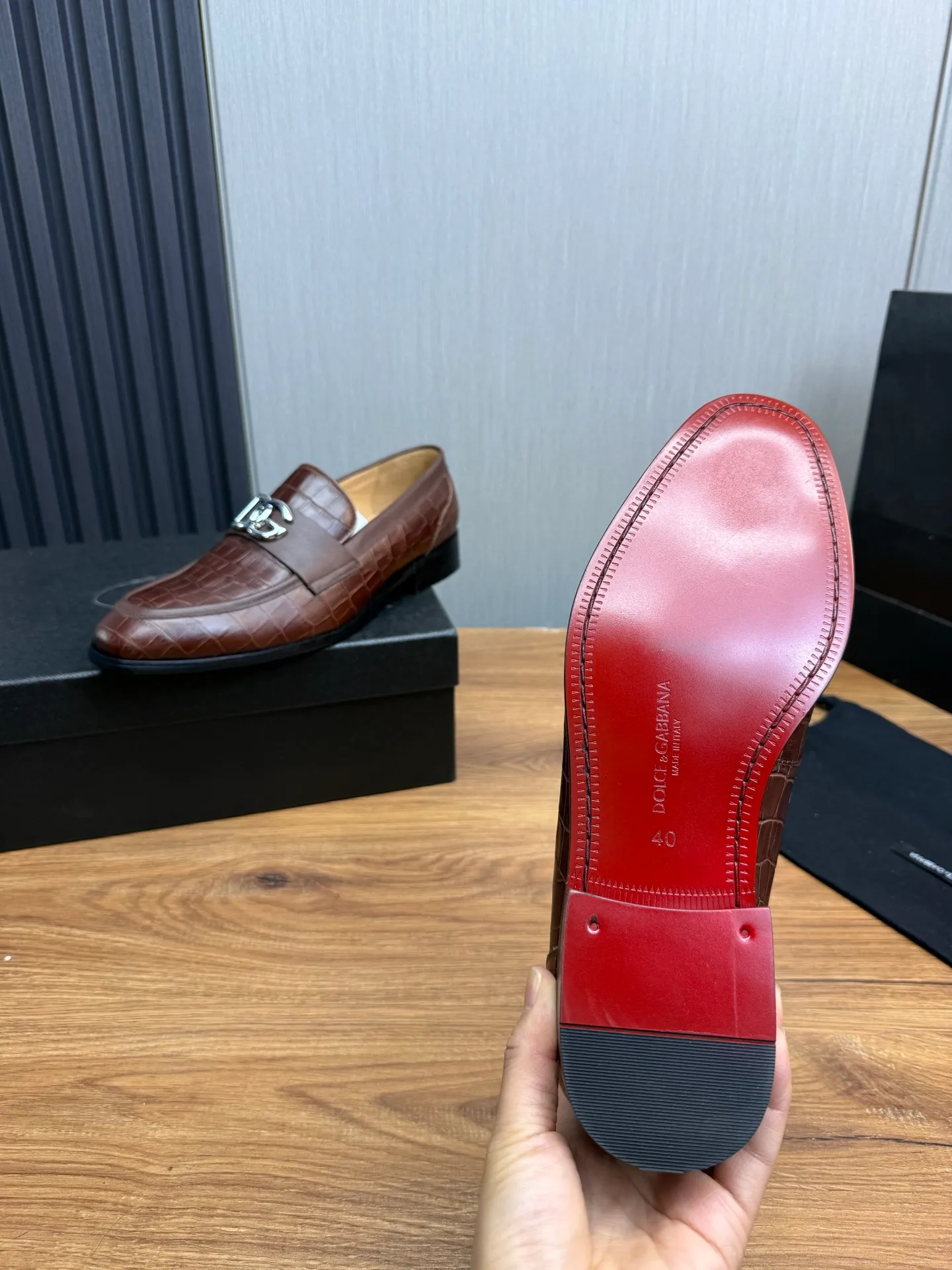 Factory price 520💰 Dolce&G .DG men's loafers👞 Classic and fashionable style, embellished with personalized DG logo. Imported cowhide, open-edge beaded cowhide, cowhide lining, original non-slip and wear-resistant outsole Size: 39-44 (customized at 38.45)